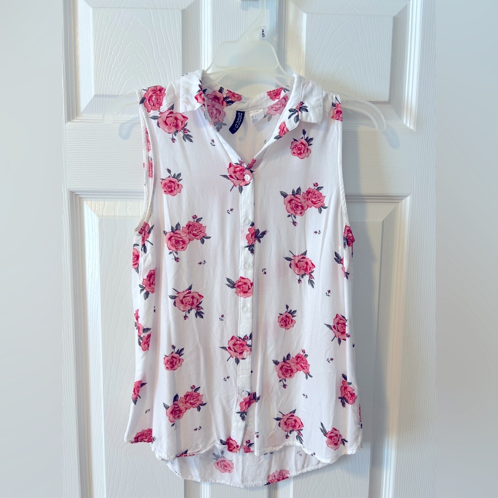 Floral Button-Down Sleeveless Blouse